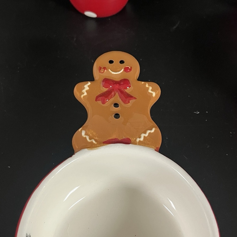 Sleigh Bell Bistro Gingerbread Men Ceramic Measuring Cups with Polka‎ Dots - Picture 4 of 6